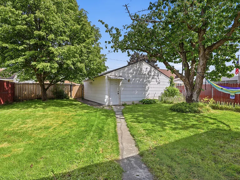 5408 N Adams St — Photo 10