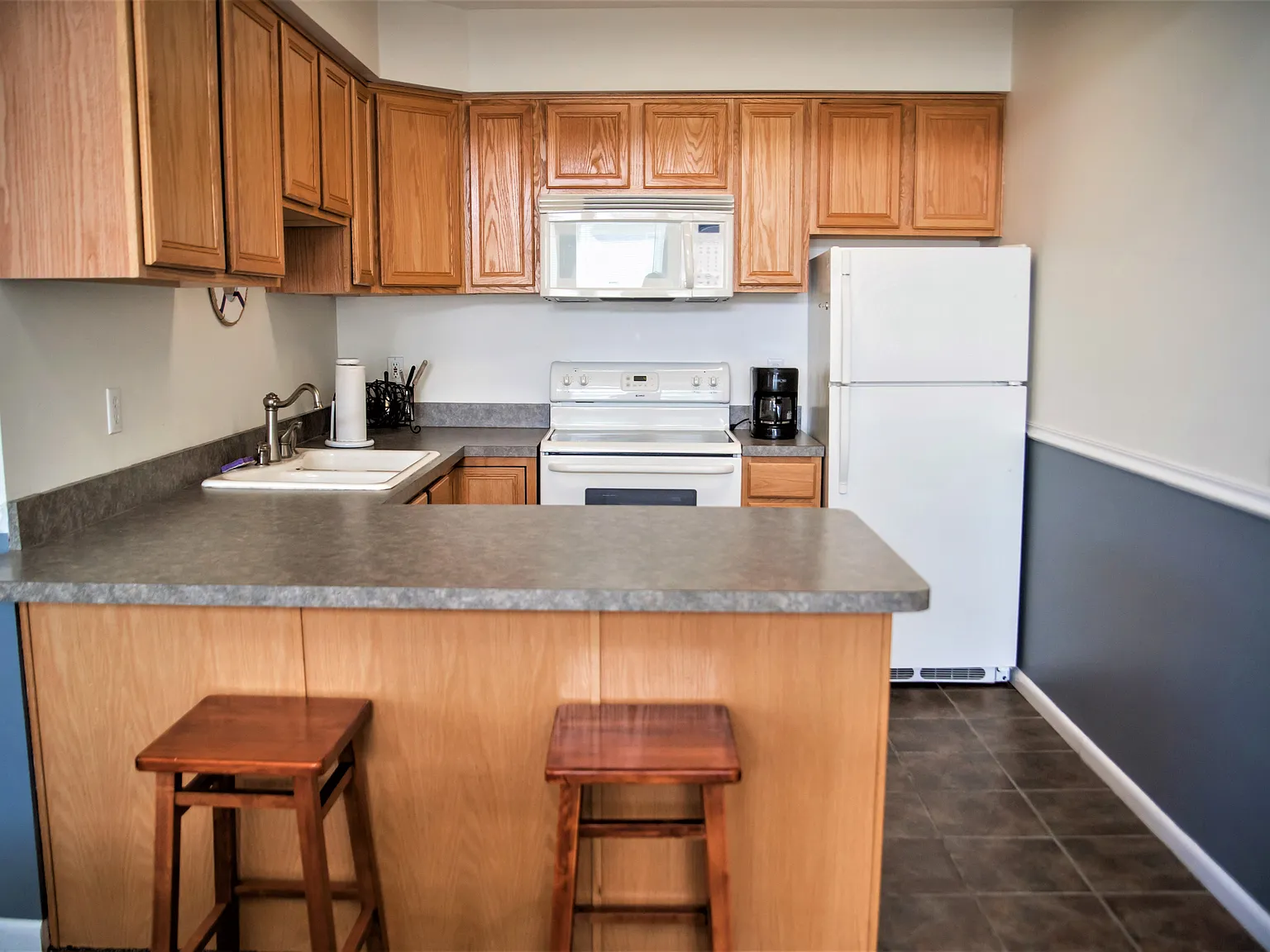 Harborside Manor — Photo 3
