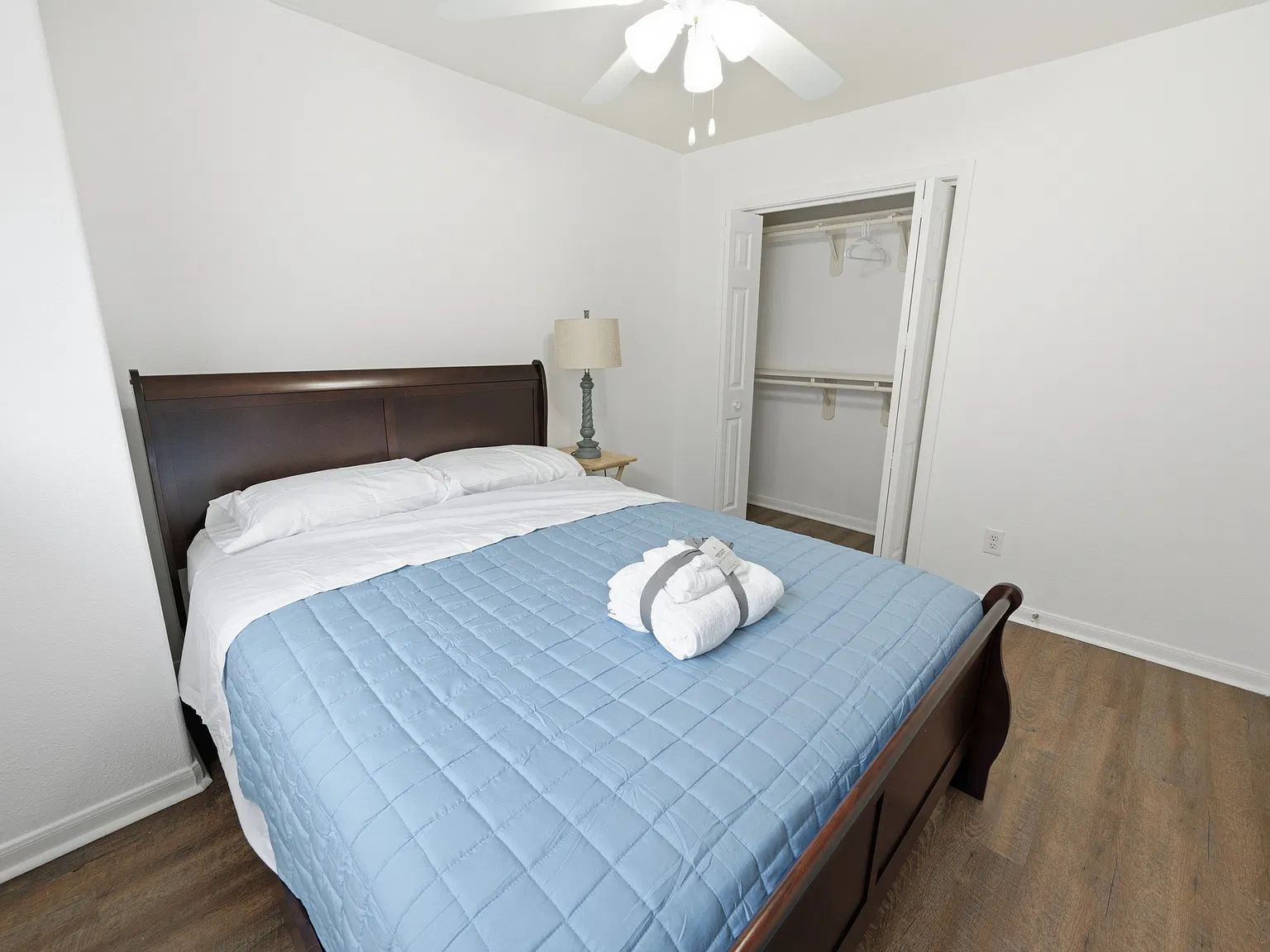 3 bed, 2.5 bath, 1328 sqft, $2,500 — Photo 2