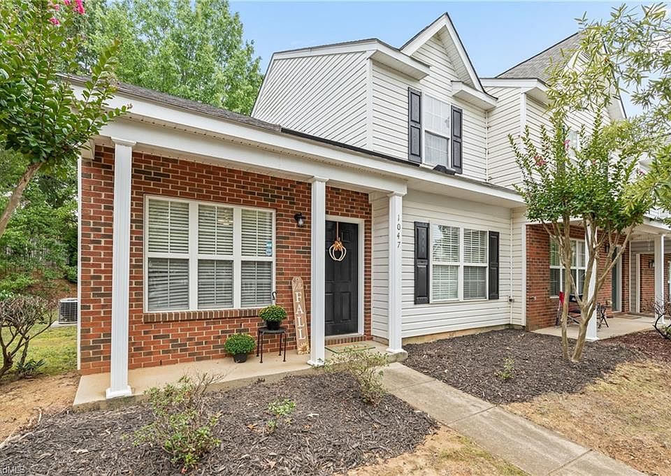 1st image of 1047 Oak Blossom Way