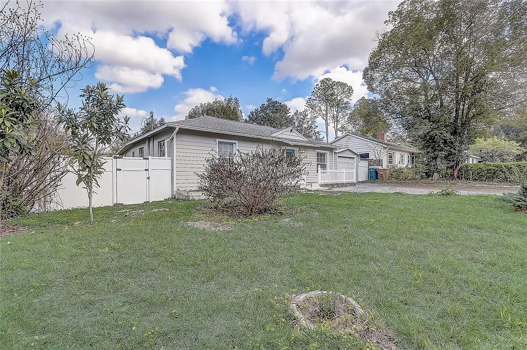 3 bed, 2.0 bath, 1744 sqft, $1,950 — Photo 4
