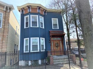 2201 N Maplewood Ave, Chicago, IL 60647