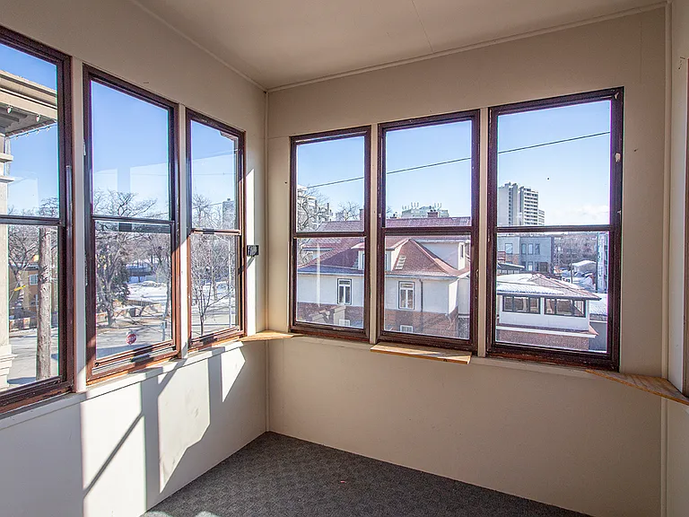 834 Grosvenor Ave #11 — Photo 32