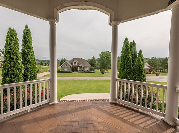 3rd image of 1000 Twin Pines Cir