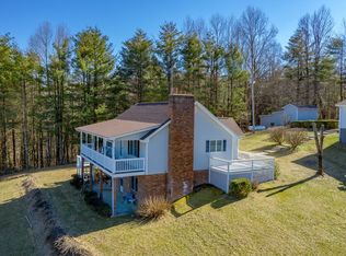 887 Colonial Rd, Fancy Gap, VA 24328