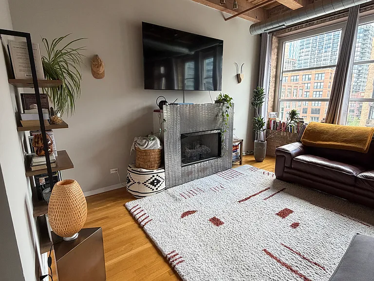 333 S Desplaines St #605 — Photo 5