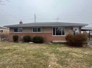 32447 Hawthorne Dr, Warren, MI