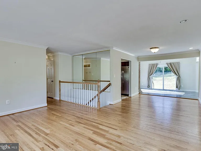 6014 Leewood Dr — Photo 2