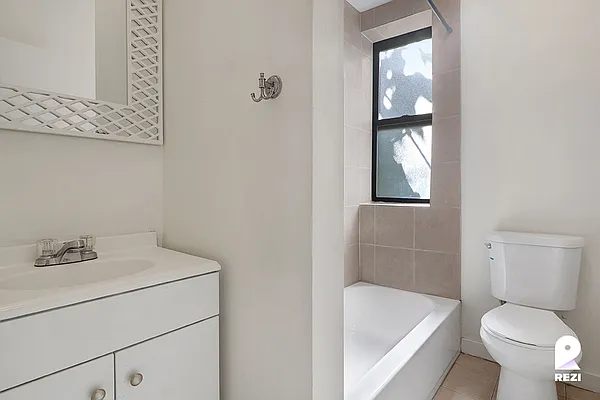 Rented by REZI | media 6