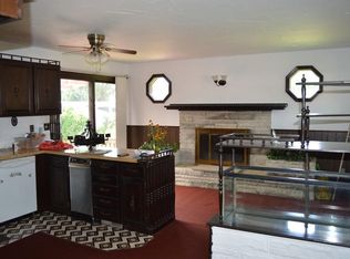 36 Czepiel St, Chicopee, MA 01013