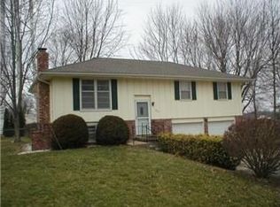 302 S Broadmoor St, Louisburg, KS 66053