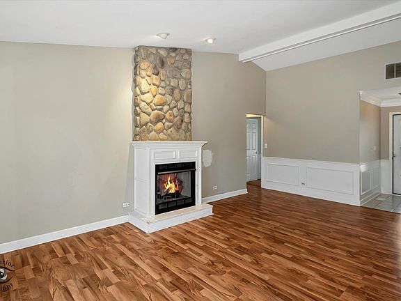 5th image of 3262 Salem Ct