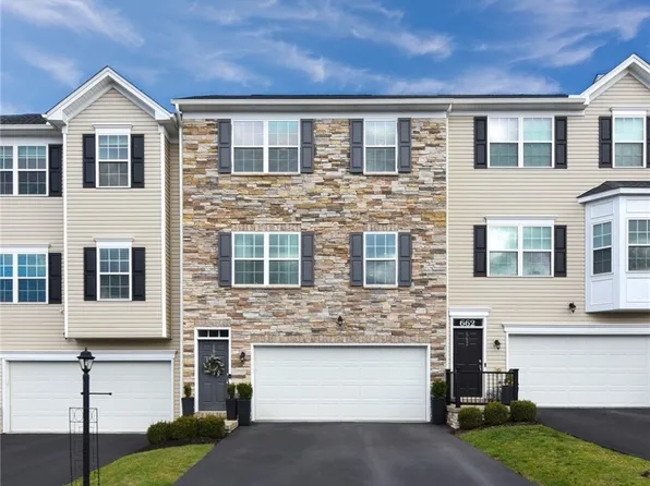 664 Freedom Dr, Carnegie, PA 15106