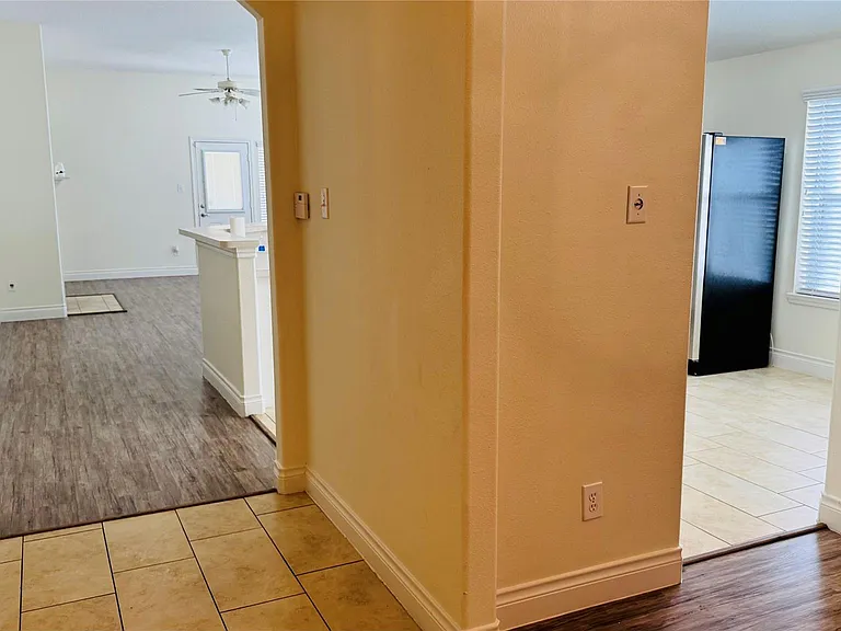 20210 Glen Burn Ct — Photo 2