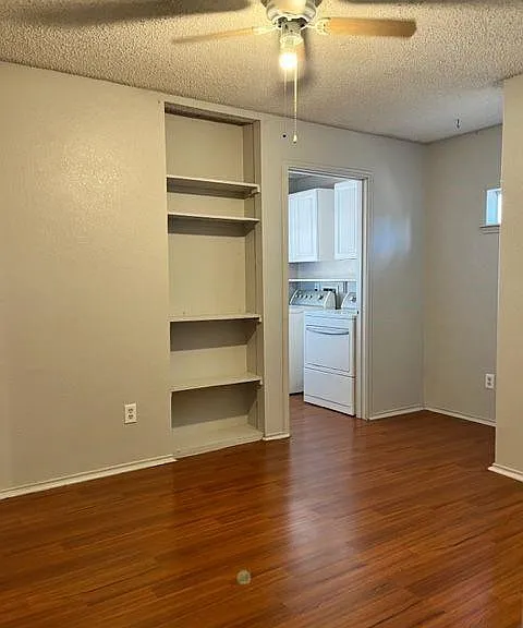 983 Washington Ave — Photo 5