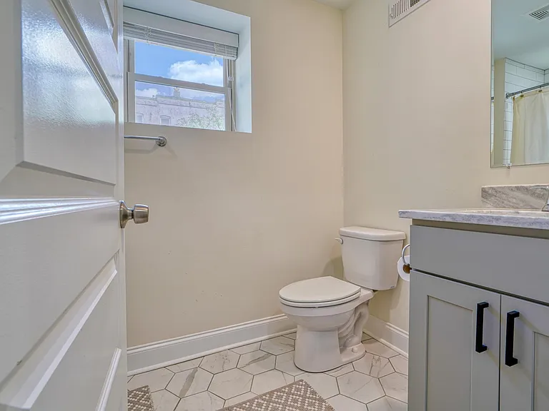 300 S Clinton St — Photo 26