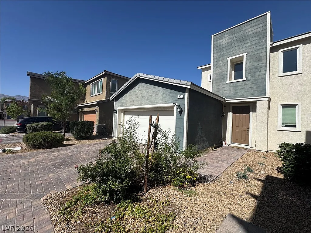 3 bed, 3.0 bath, 2036 sqft, $2,150 — Photo 4