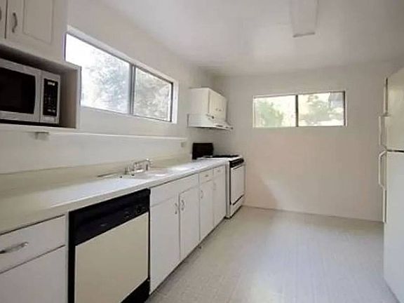5th image of 424 W 2nd Ave #1205