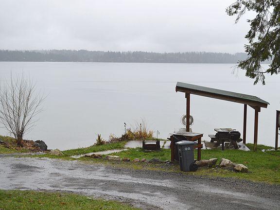 2nd image of 270 SE Totten Shores Dr