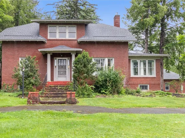 90 N Main St, Castile, NY 14427