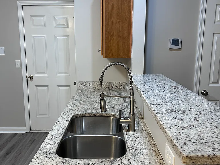 3235 Saville St SW — Photo 8