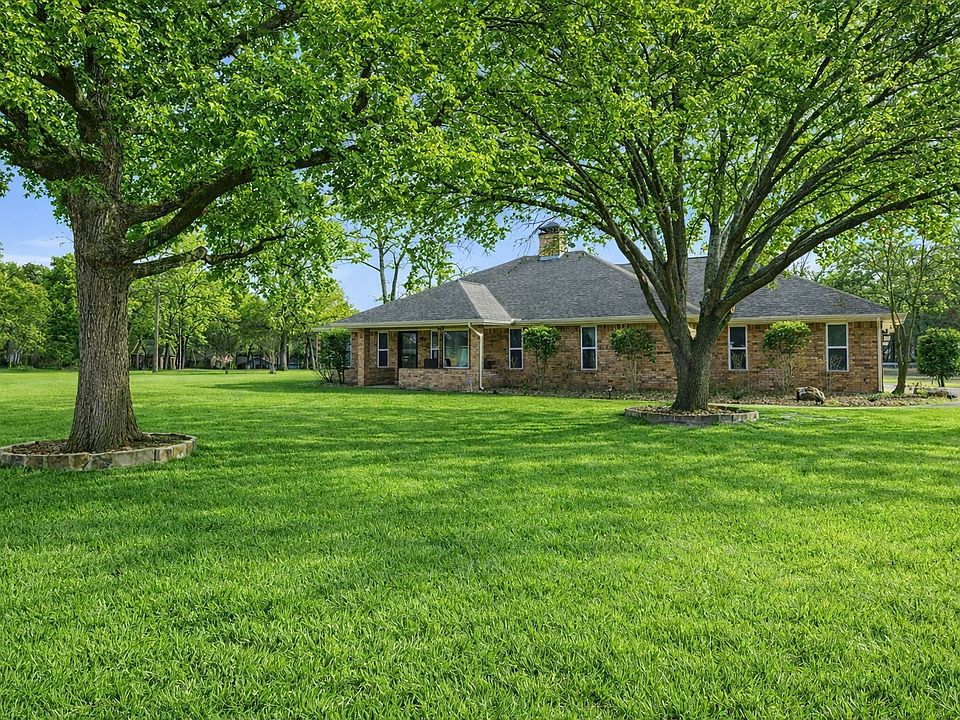 1st image of 111 Havenwood Dr