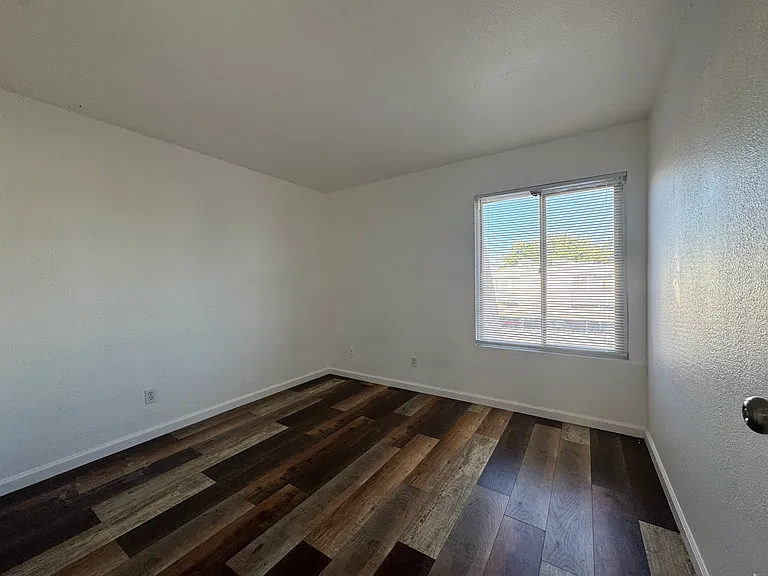 3526 Villa Knolls North Dr — Photo 18
