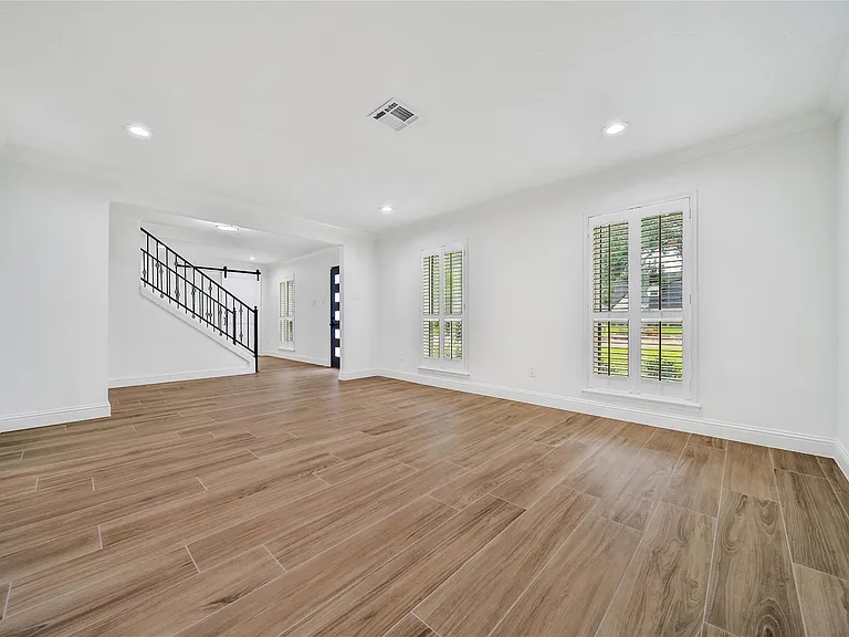 950 Del Norte St — Photo 12