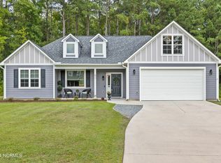 677 Winding Creek Rd, Rocky Point, NC 28457
