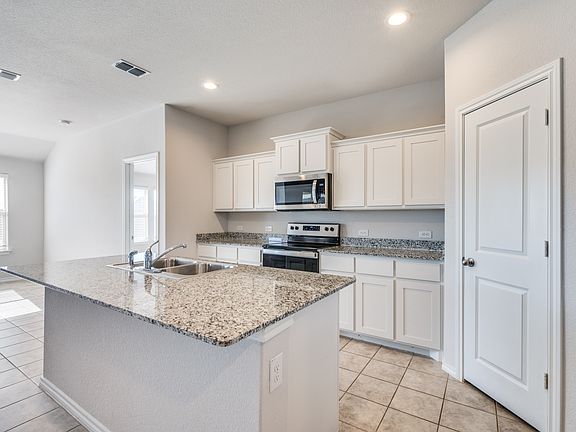 4th image of 245 Olympia Marble Dr