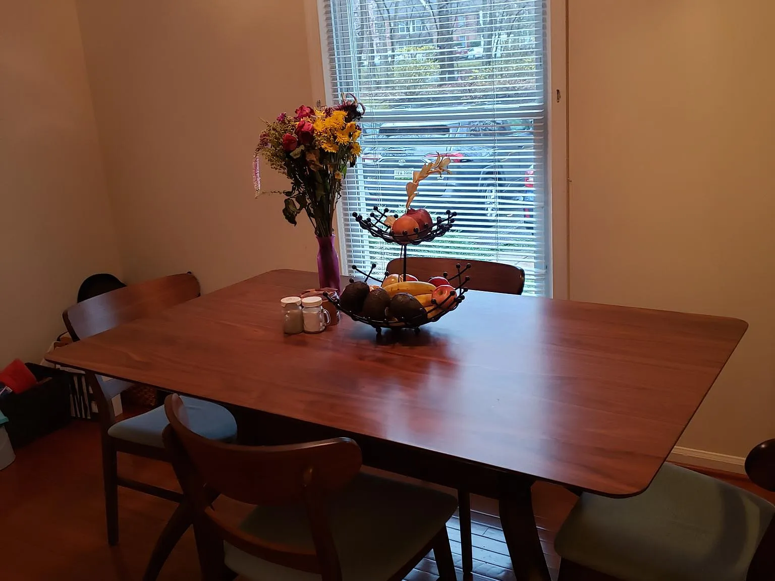3 bed, 3.5 bath, 1954 sqft, $3,200 — Photo 2