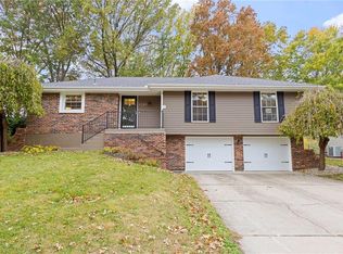 1105 SW 22nd St, Blue Springs, MO 64015