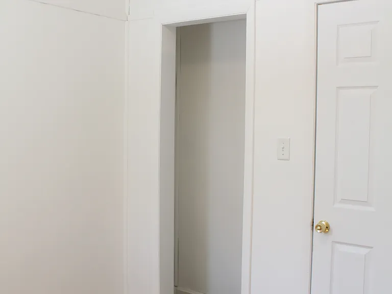2025 W 35th St #2F — Photo 48