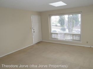 821 N 36th St, Seattle, WA 98103