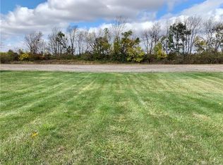 555 Golden Maple Ave, Brookville, OH 45309