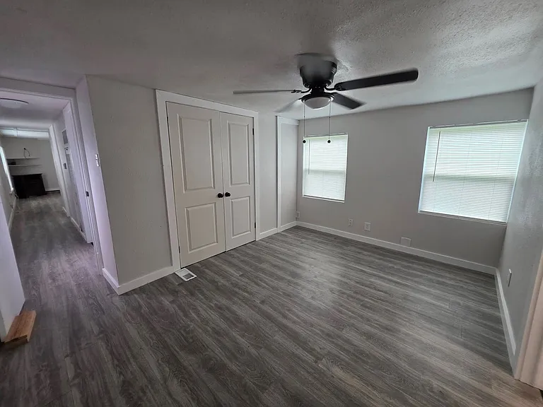 824 Huron Dr — Photo 8