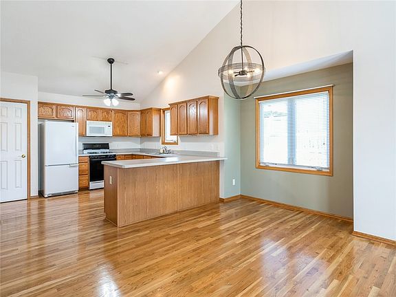 5th image of 312 N 15th St