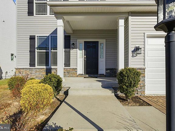 3rd image of 8406 Spring Creek Way