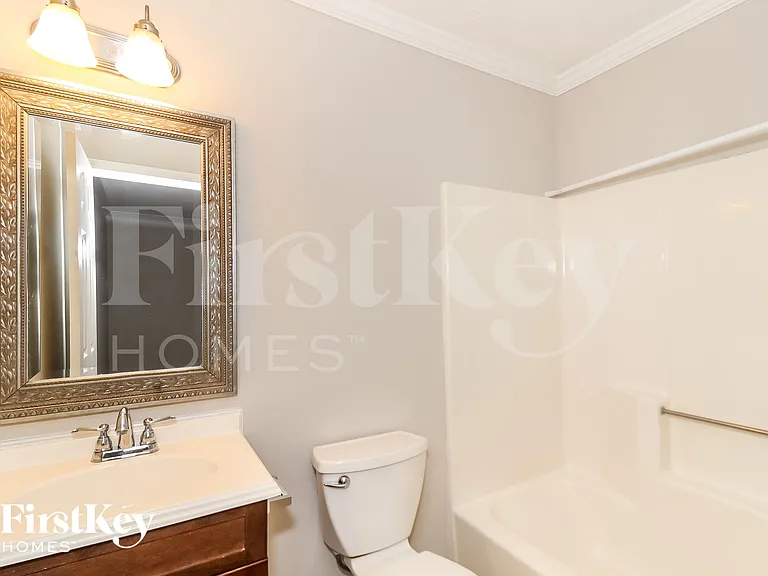 4565 Bonneville Dr — Photo 13