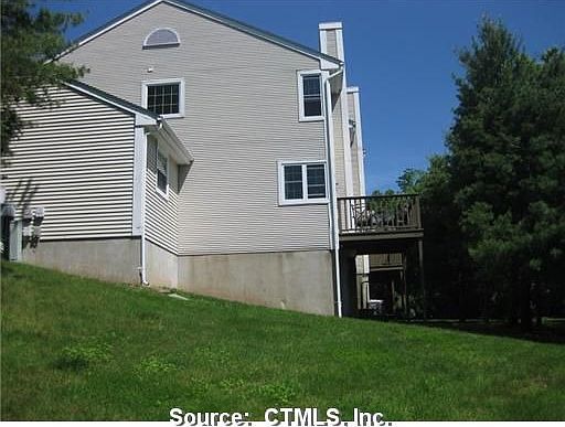3rd image of 210 Limner Cir