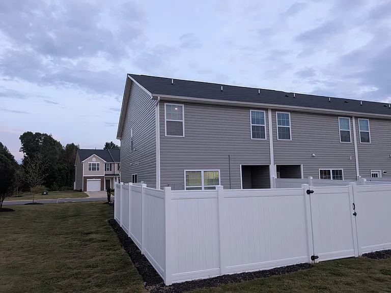 5405 Henley Ridge Dr — Photo 2