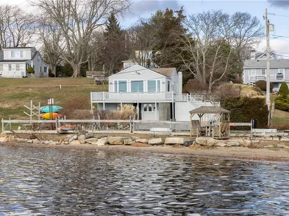 5 Sandy Beach Rd, Narragansett, RI 02882
