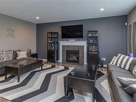 5th image of 9099 Shady Elm Ln