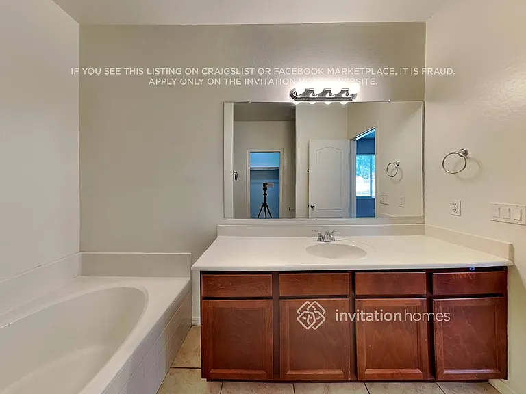 24446 W Sheraton Ln — Photo 11
