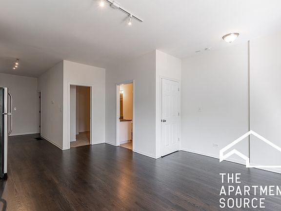5th image of 2438 N Ashland Ave APT 1