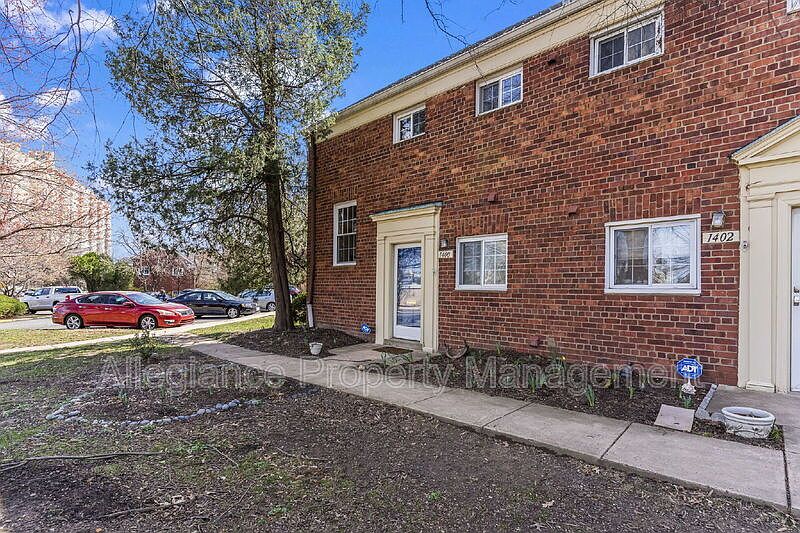1st image of 1400 Martha Custis Dr