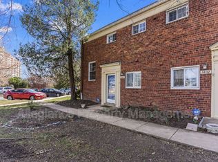 1400 Martha Custis Dr, Alexandria, VA 22302