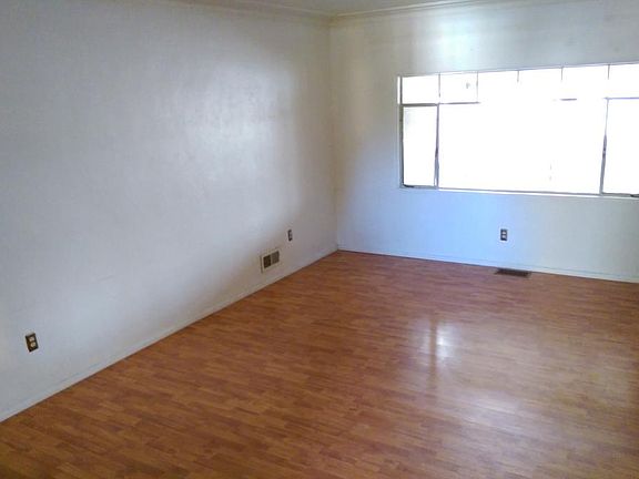 Living Room Pic 2