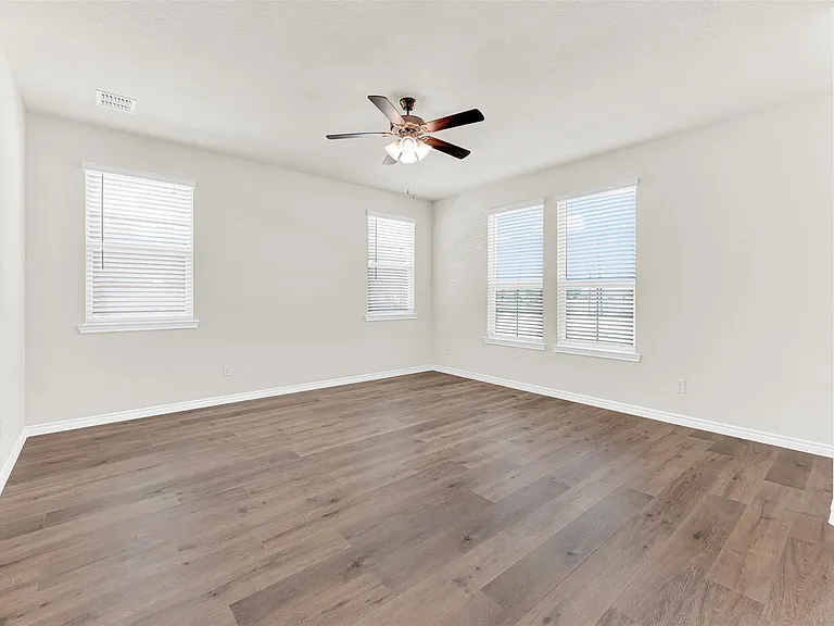 1328 Kimzey St #1 — Photo 7