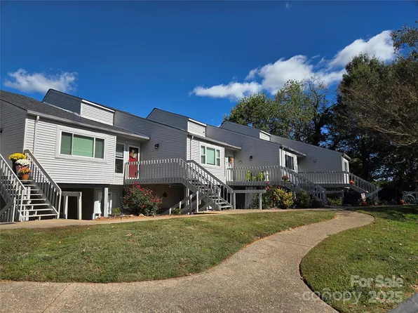 1050 21st Ave NW APT 55, Hickory, NC 28601